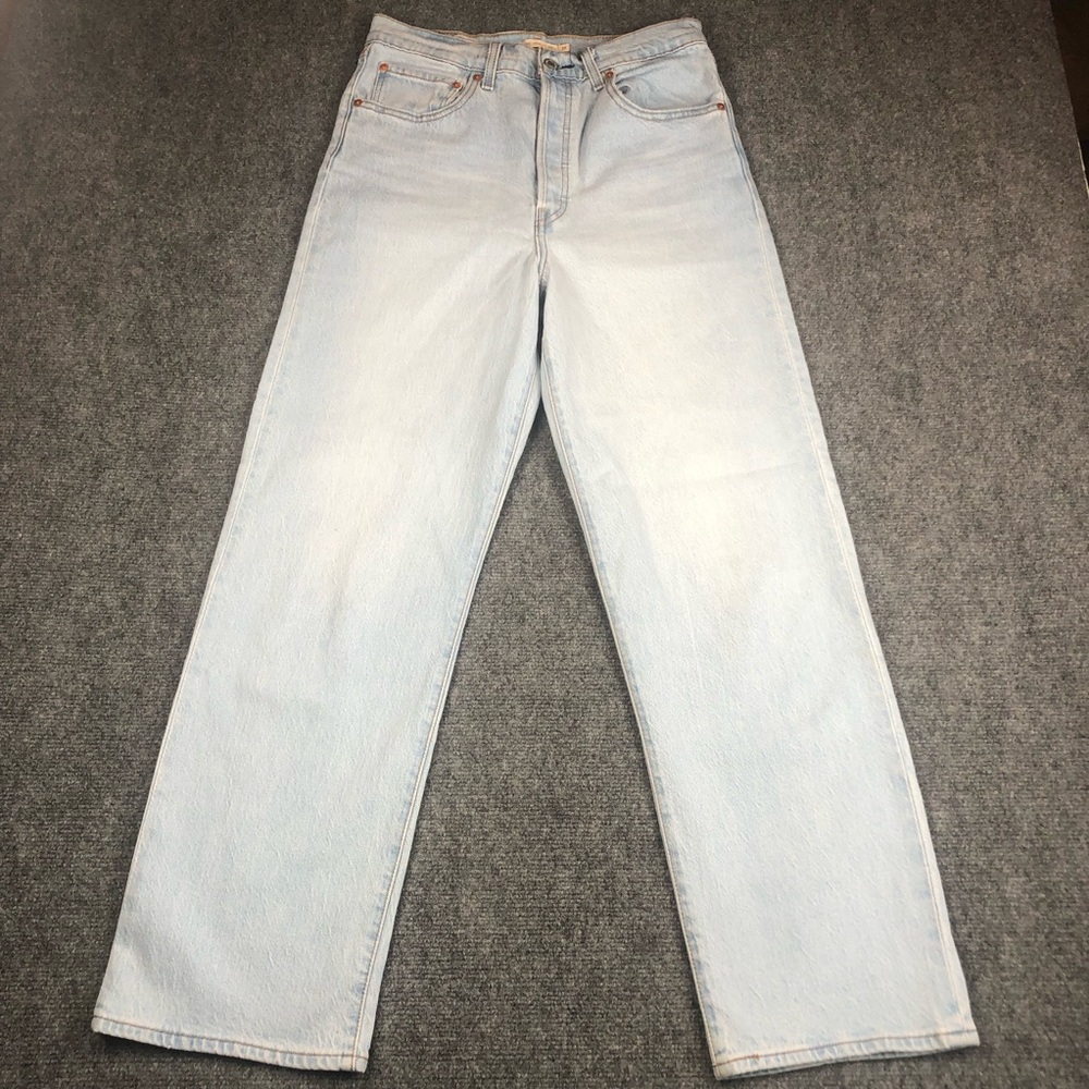 Levi’s Women’s Ribcage Straight Ankle Jeans